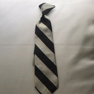 Clip on tie